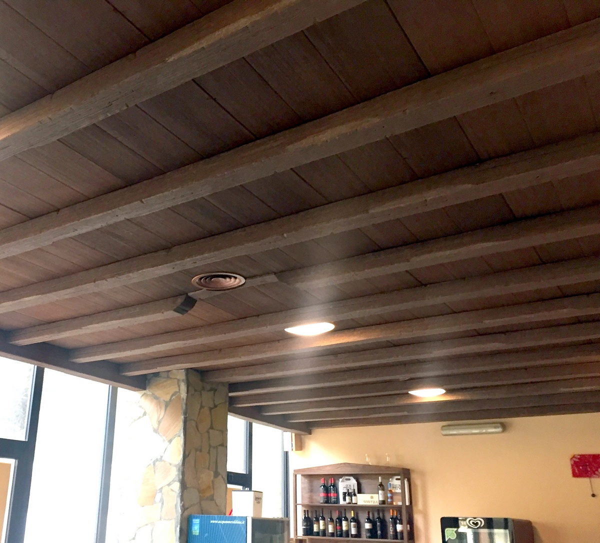Pannello in polistirolo effetto legno per soffitti FAI DA TE
